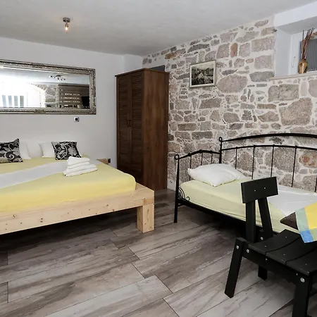 Apartament Nikolla *