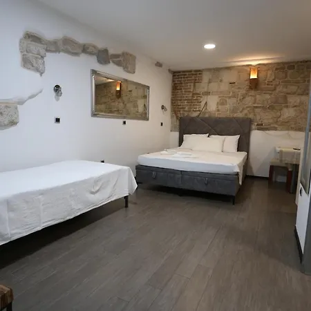 Nikolla Apartament Split