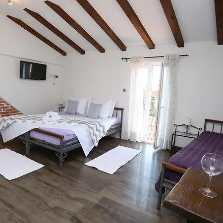 Apartament Nikolla *