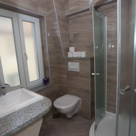 Nikolla Apartament Split