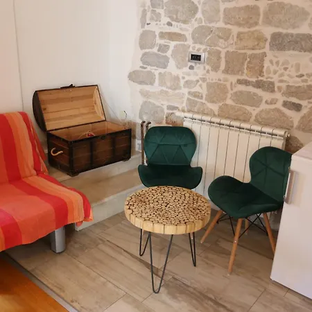 Nikolla Διαμέρισμα Σπλιτ