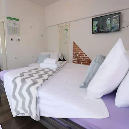 Nikolla * Σπλιτ