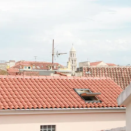 Nikolla Apartment