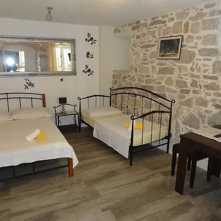 Nikolla Apartment