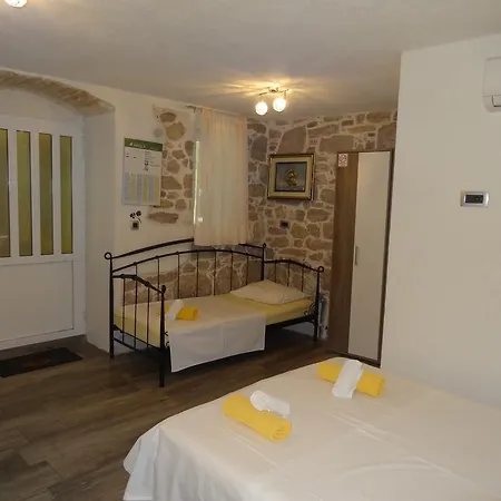 Nikolla Apartment Split