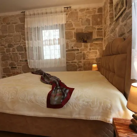 Nikolla Apartment Split