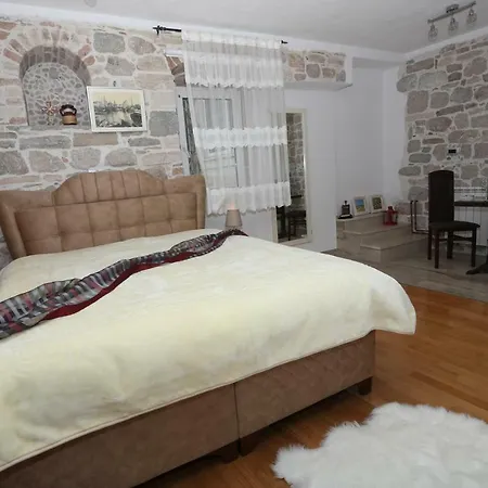 Nikolla Apartment